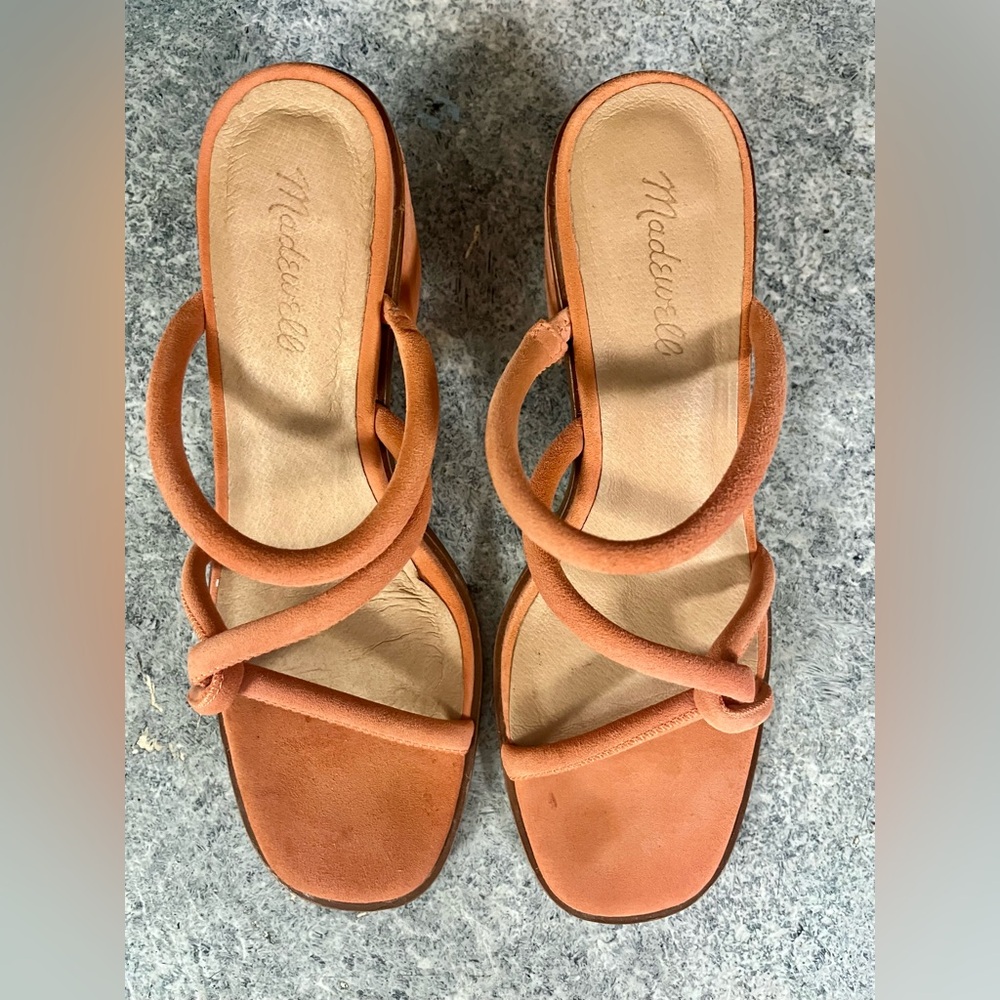 Madewell The Tayla Suede Sandal - Coral, Size 9. Worn